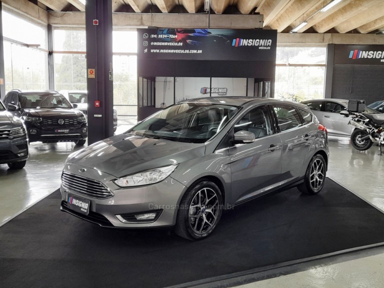FORD - FOCUS - 2016 - Cinza