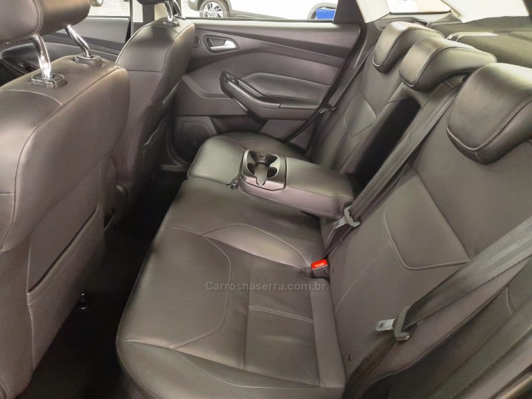 FORD - FOCUS - 2016 - Cinza