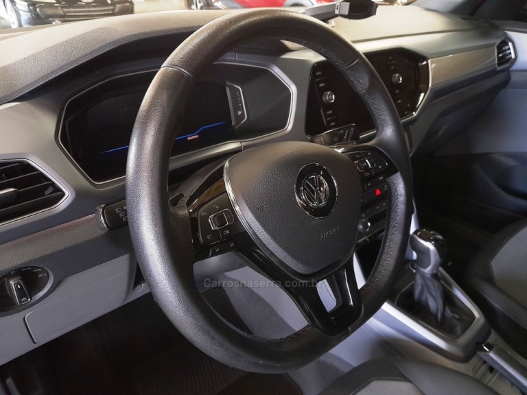 VOLKSWAGEN - T-CROSS - 2020 - Preta