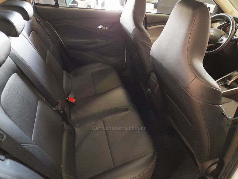 CHEVROLET - ONIX - 2022 - Branca