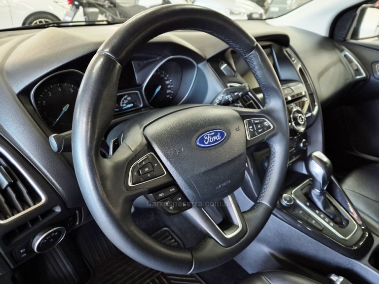 FORD - FOCUS - 2019 - Cinza