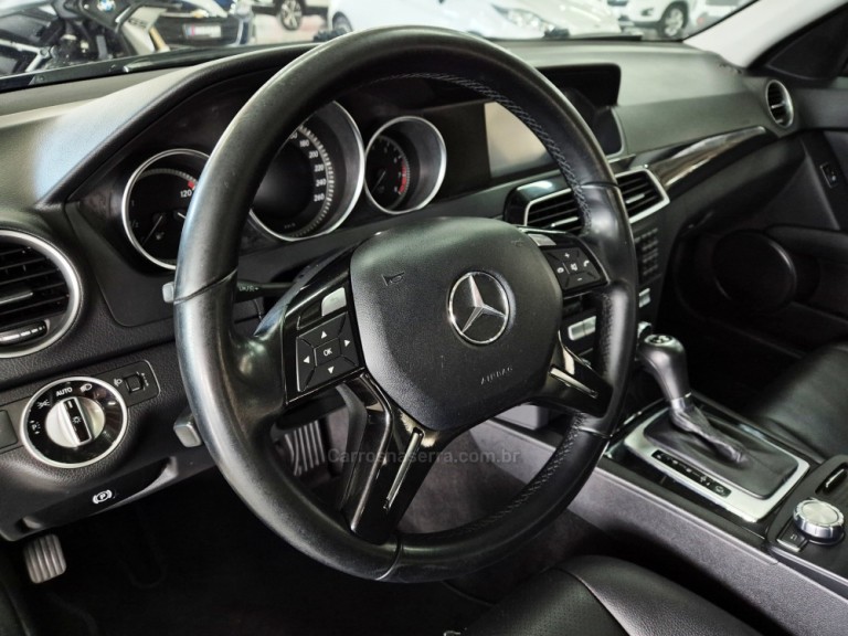 MERCEDES-BENZ - C 180 - 2012 - Preta