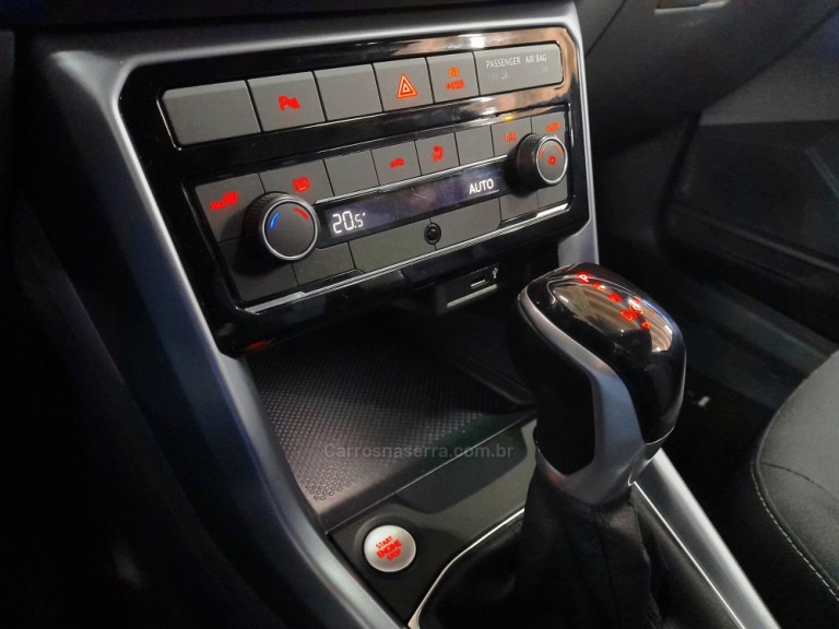 VOLKSWAGEN - T-CROSS - 2020 - Preta