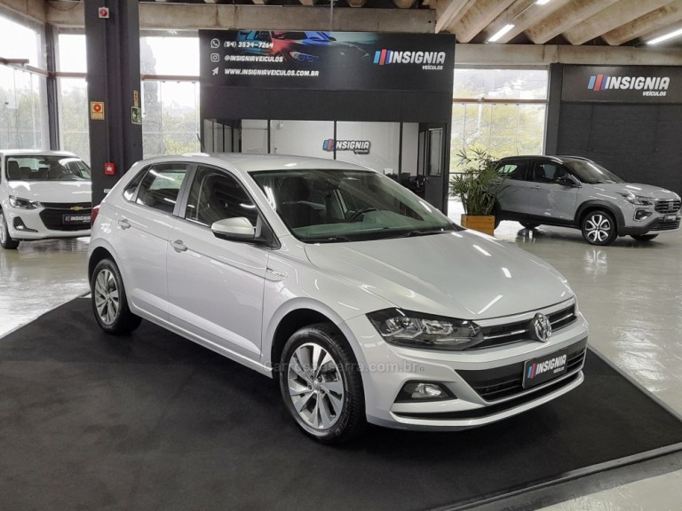 VOLKSWAGEN - POLO - 2018 - Prata