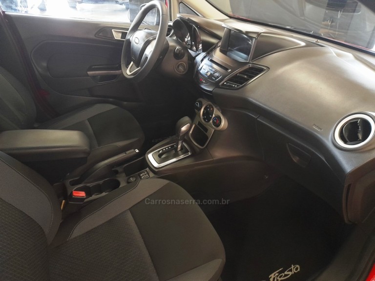 FORD - FIESTA - 2018 - Vermelha