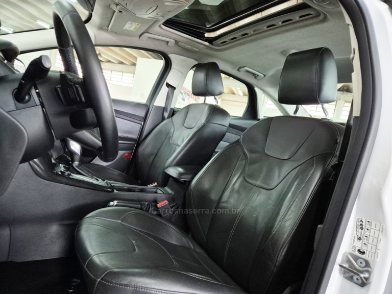 FORD - FOCUS - 2016 - Branca