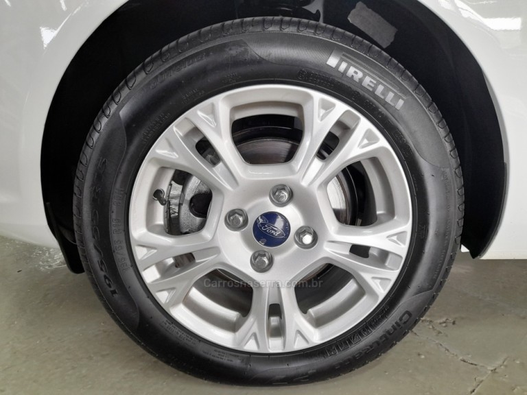 FORD - FIESTA - 2016 - Branca