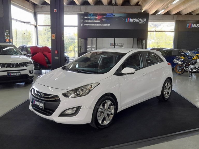 HYUNDAI - I30 - 2015 - Branca