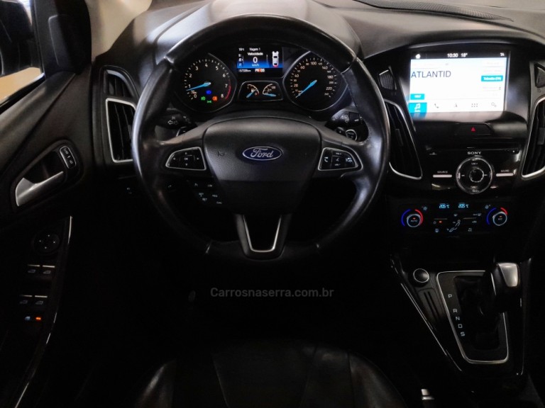 FORD - FOCUS - 2018 - Cinza