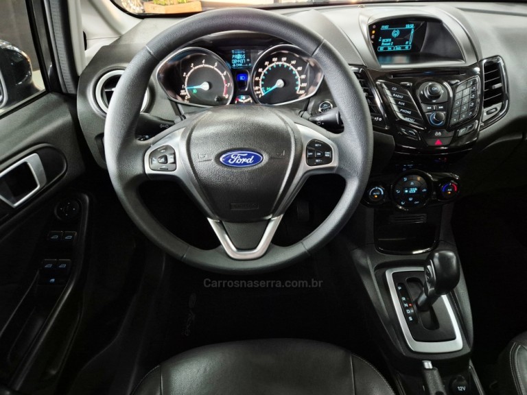 FORD - FIESTA - 2016 - Preta