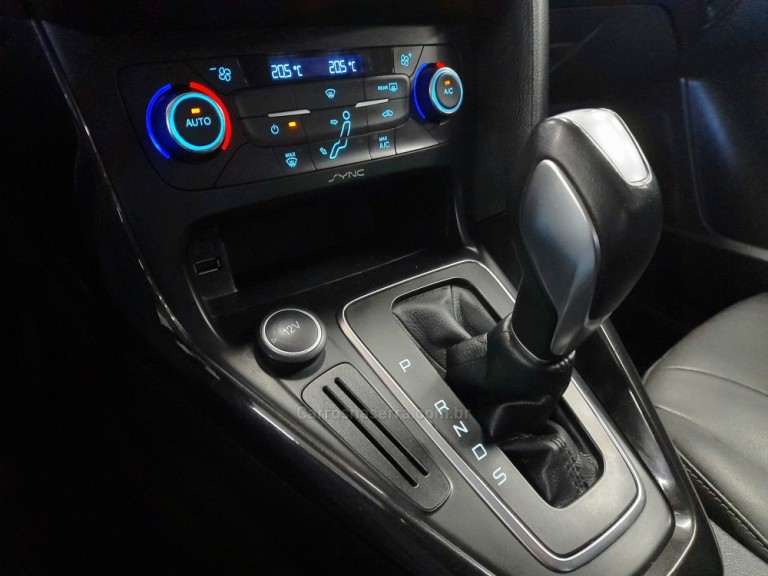 FORD - FOCUS - 2016 - Azul