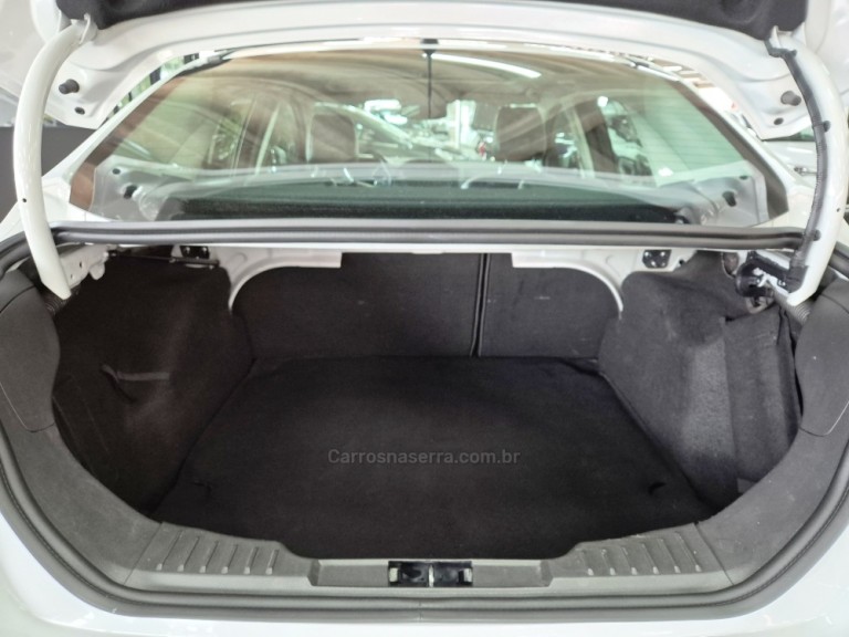 FORD - FOCUS - 2016 - Branca