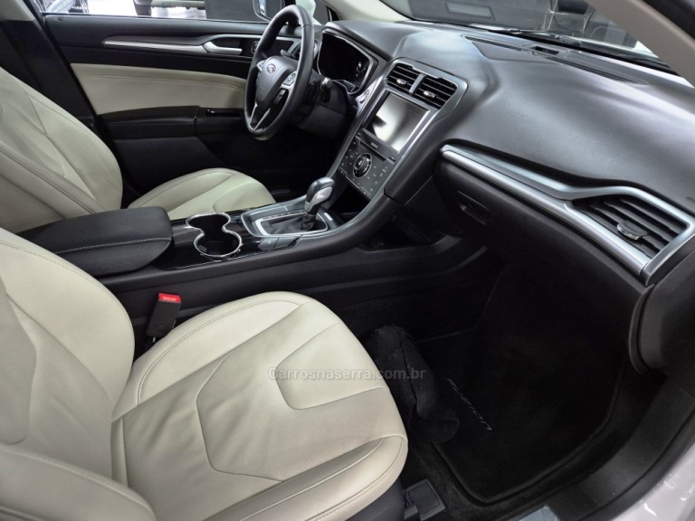 FORD - FUSION - 2015 - Branca