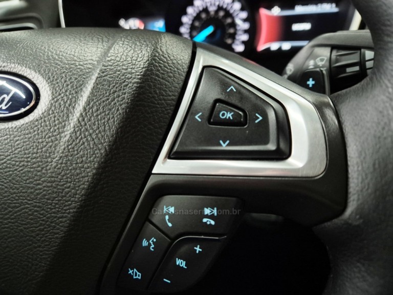 FORD - FUSION - 2015 - Branca