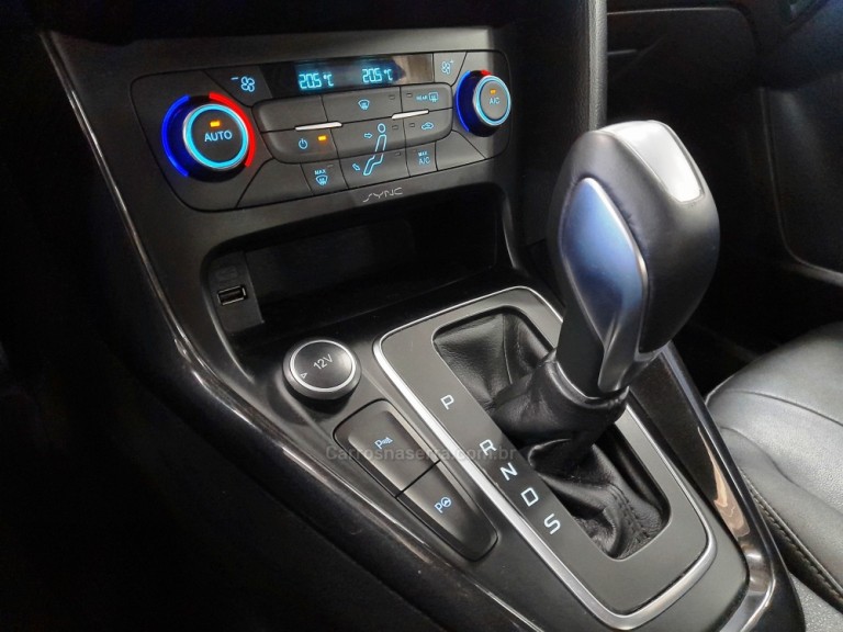 FORD - FOCUS - 2016 - Cinza