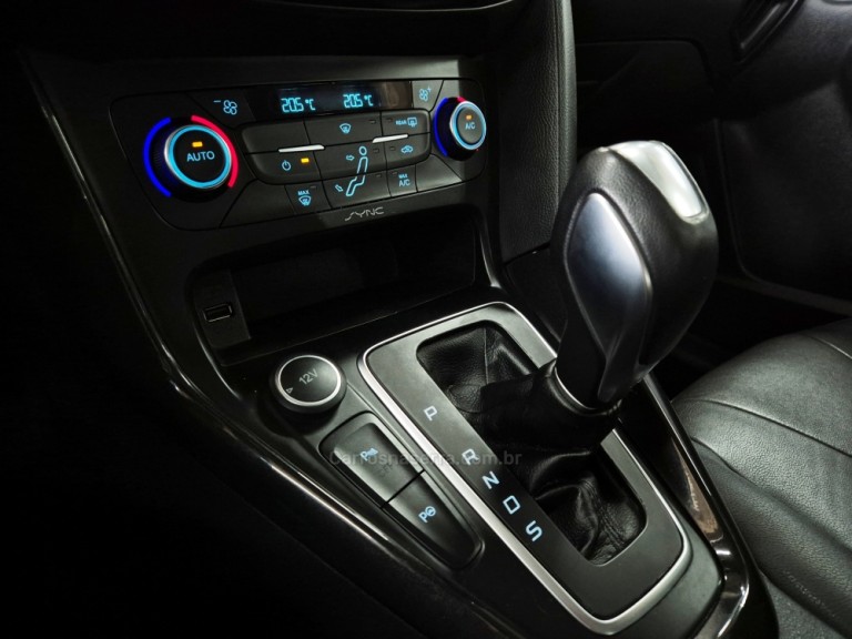 FORD - FOCUS - 2016 - Azul