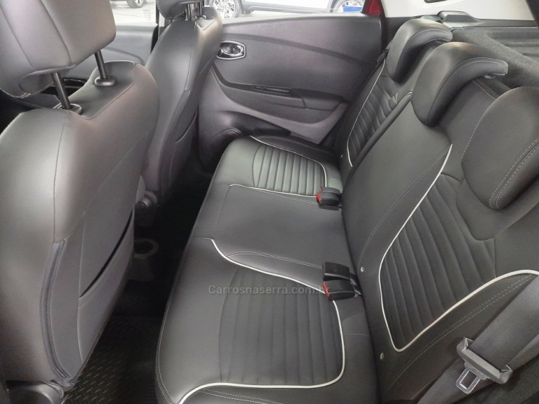 RENAULT - CAPTUR - 2019 - Vermelha