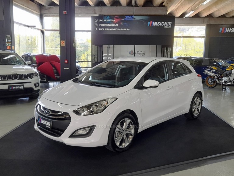 HYUNDAI - I30 - 2015 - Branca