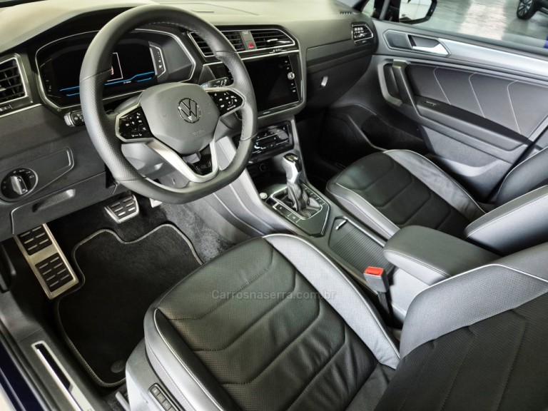 VOLKSWAGEN - TIGUAN - 2024 - Azul