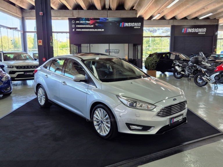 FORD - FOCUS - 2016 - Prata