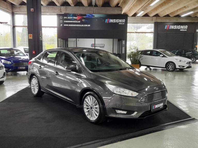 FORD - FOCUS - 2016 - Cinza