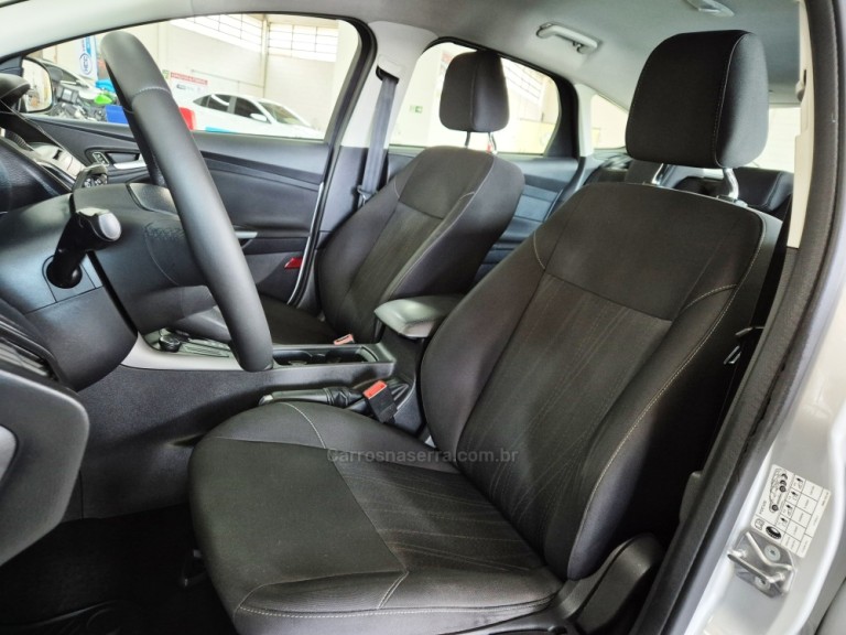FORD - FOCUS - 2019 - Prata