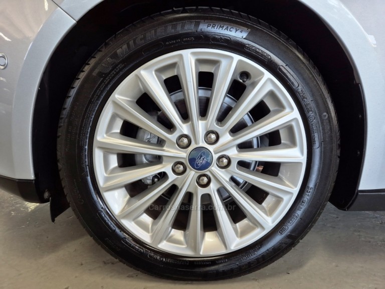 FORD - FOCUS - 2016 - Prata