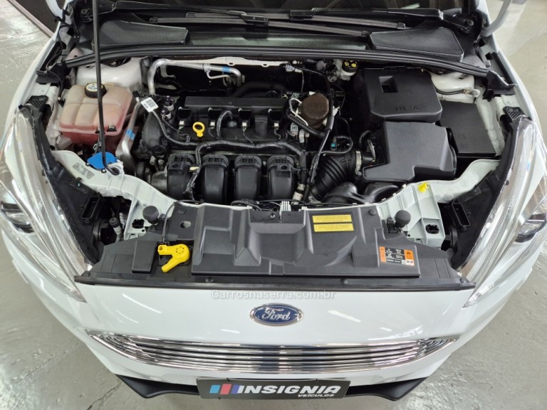 FORD - FOCUS - 2016 - Branca