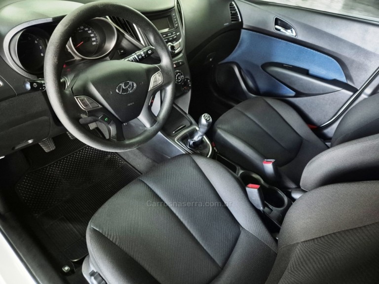 HYUNDAI - HB20 - 2015 - Branca