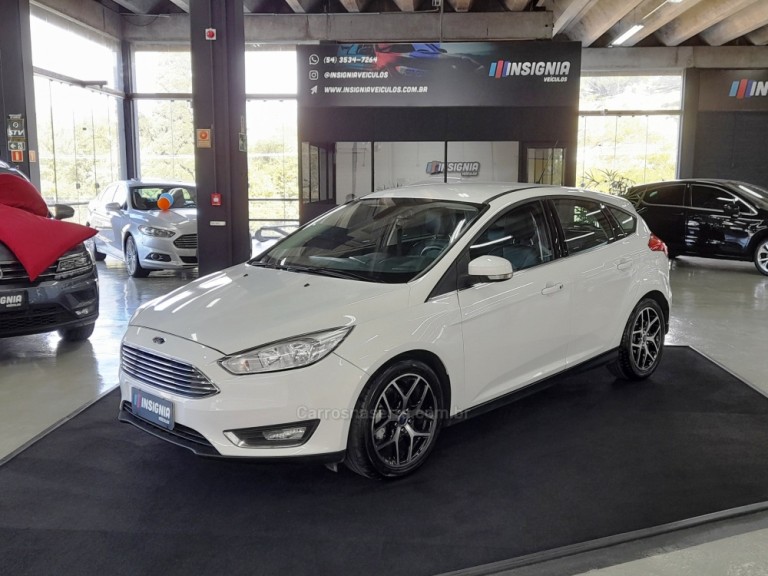 FORD - FOCUS - 2016 - Branca