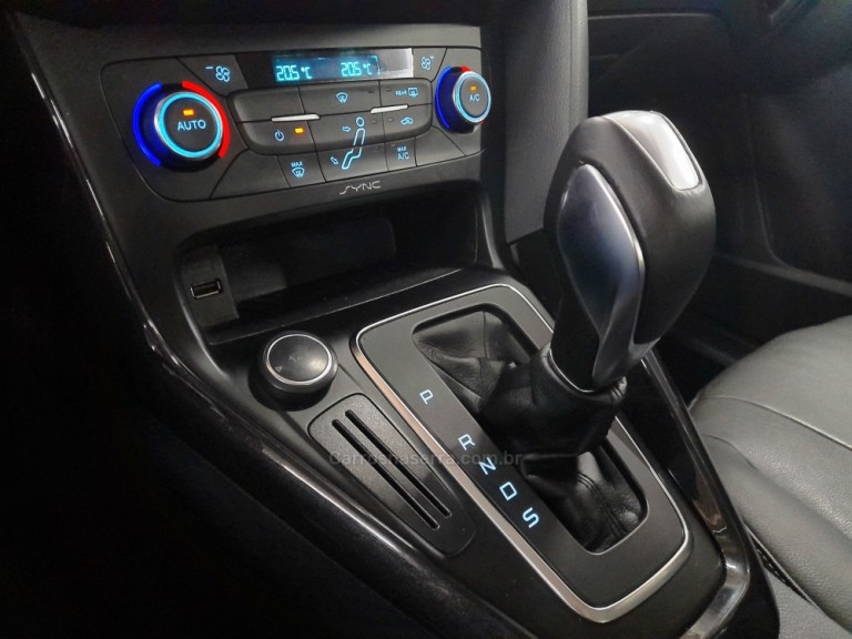 FORD - FOCUS - 2016 - Cinza