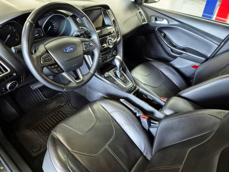 FORD - FOCUS - 2019 - Cinza