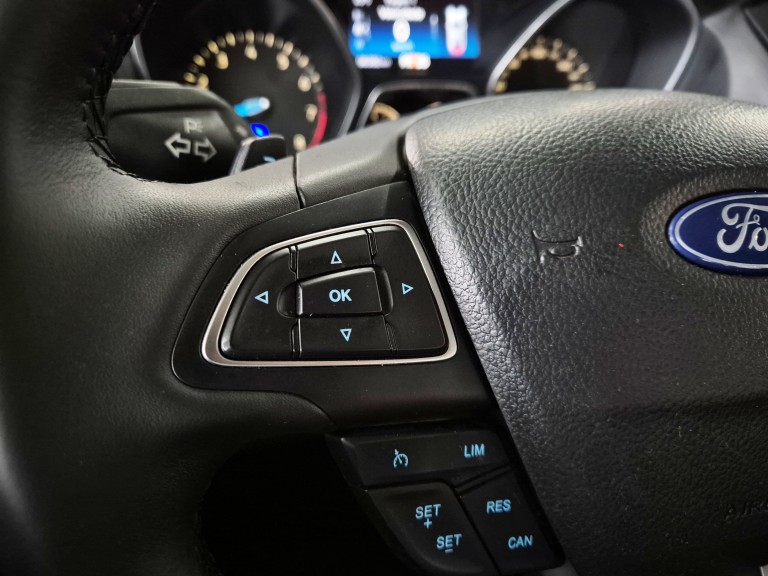 FORD - FOCUS - 2016 - Branca