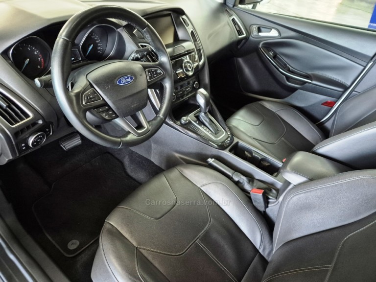 FORD - FOCUS - 2016 - Branca