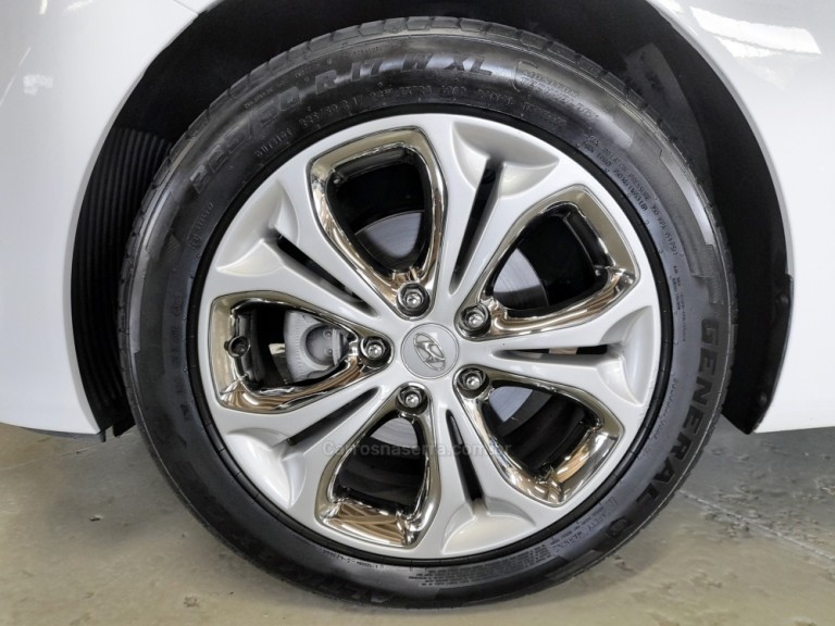 HYUNDAI - I30 - 2015 - Branca