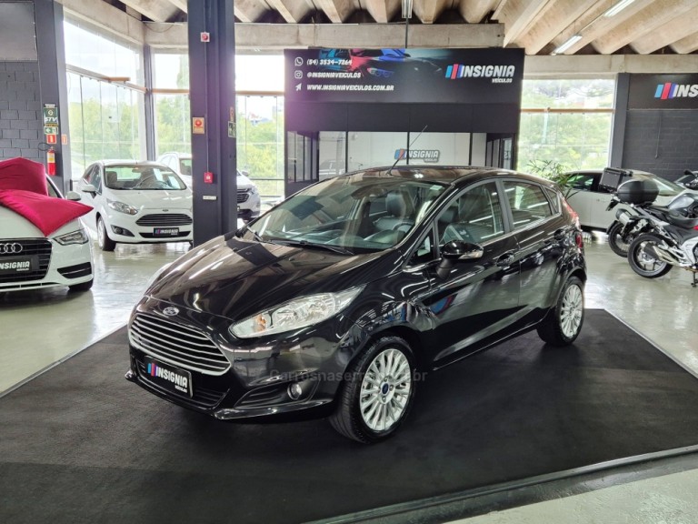 FORD - FIESTA - 2016 - Preta