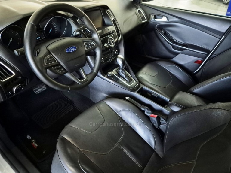 FORD - FOCUS - 2016 - Prata