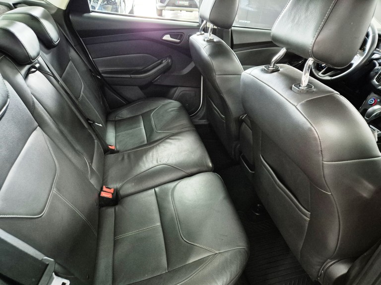 FORD - FOCUS - 2016 - Branca