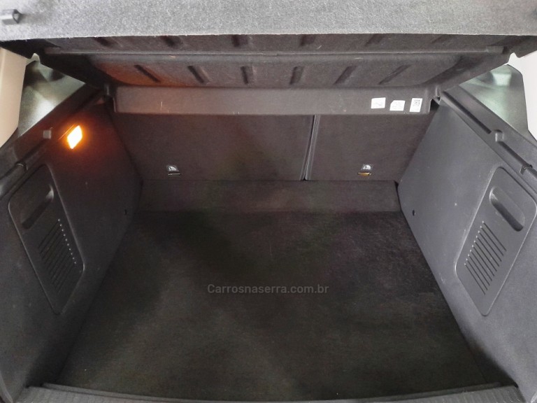 RENAULT - CAPTUR - 2019 - Vermelha