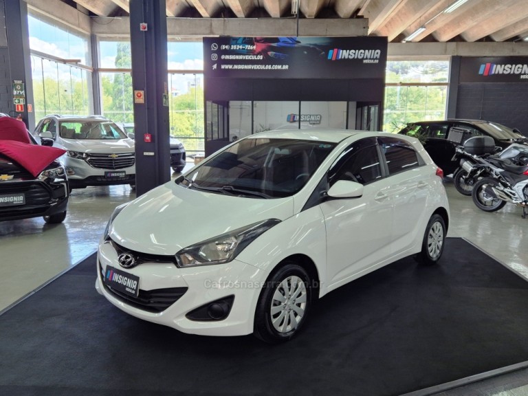 HYUNDAI - HB20 - 2015 - Branca