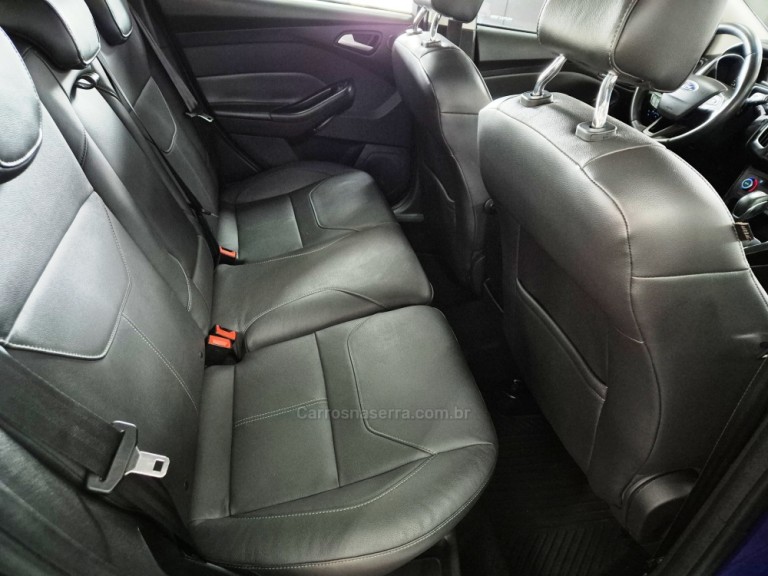 FORD - FOCUS - 2016 - Azul
