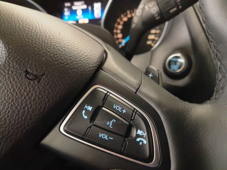 FORD - FOCUS - 2018 - Branca