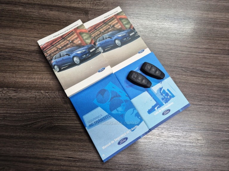 FORD - FOCUS - 2016 - Prata