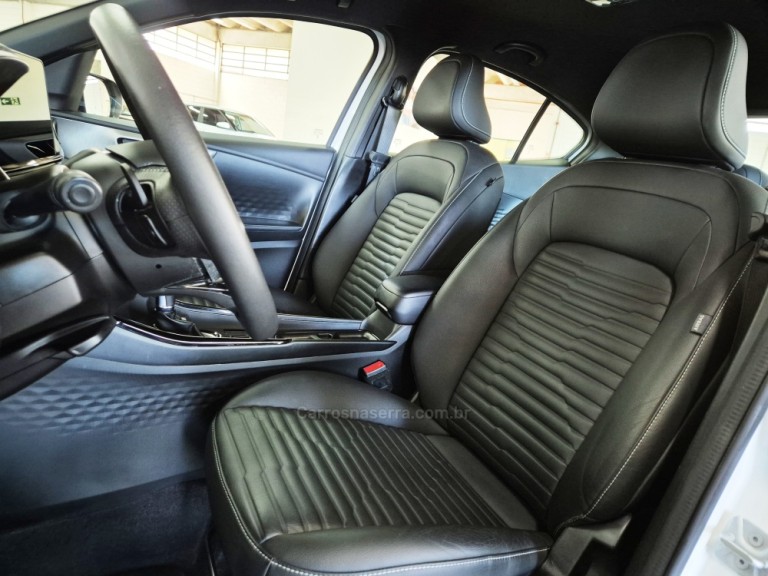 FIAT - FASTBACK - 2023 - Branca