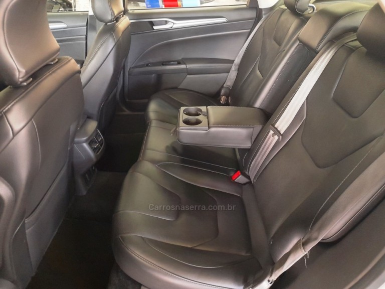 FORD - FUSION - 2015 - Prata